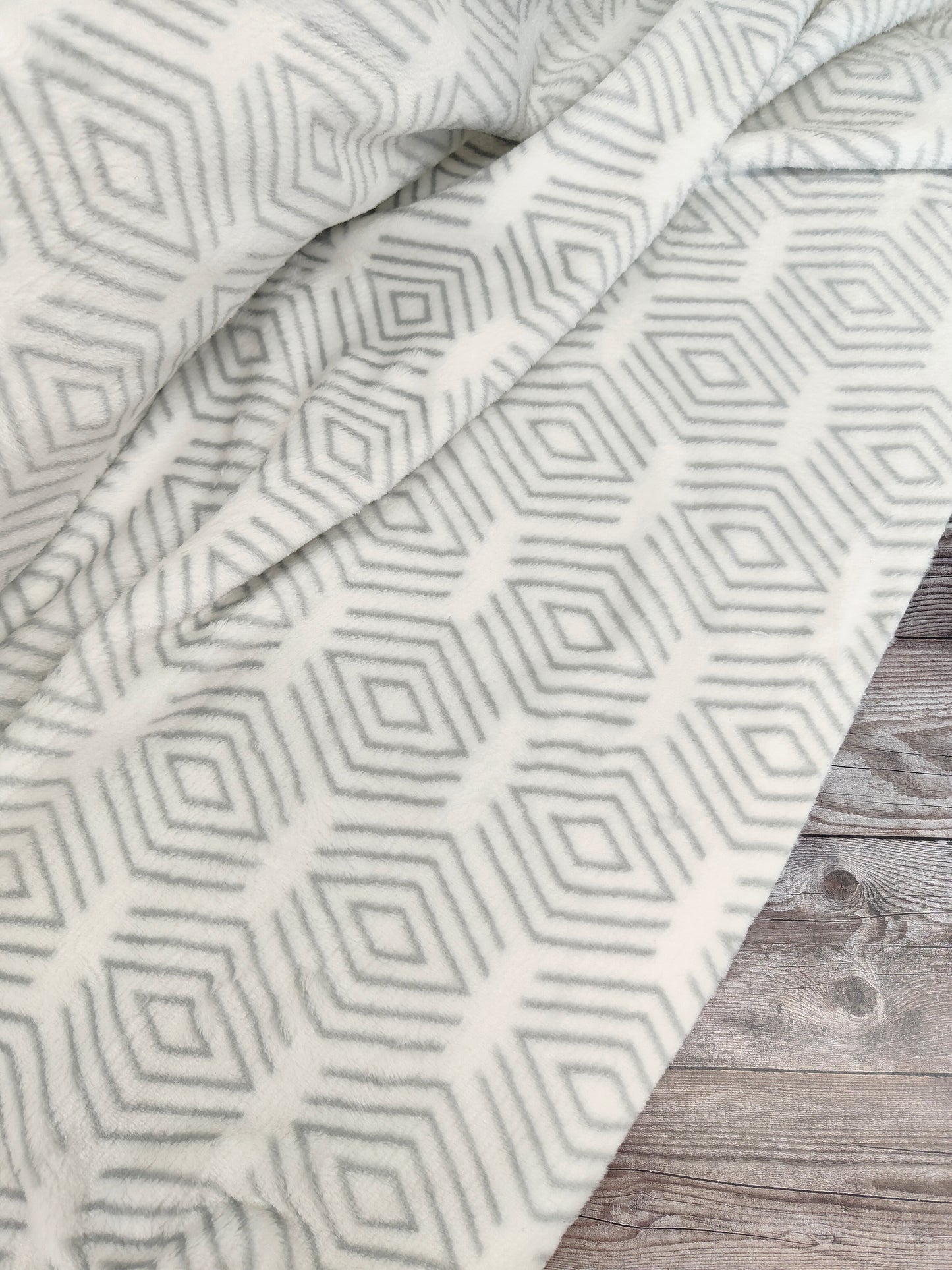 Geometric Cuddle Fleece 67cm