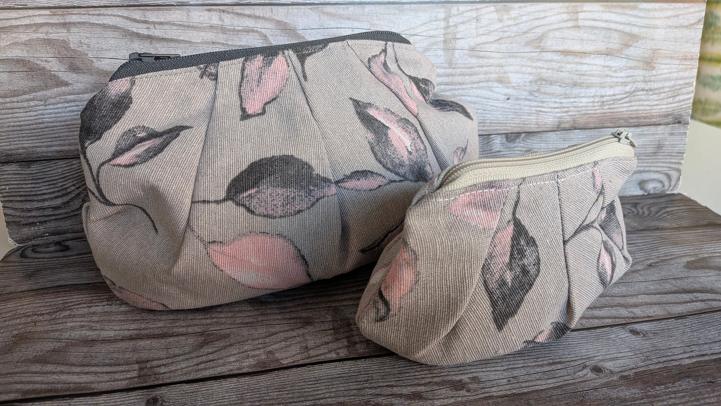 Clam Shell Zip Pouch Sew Along