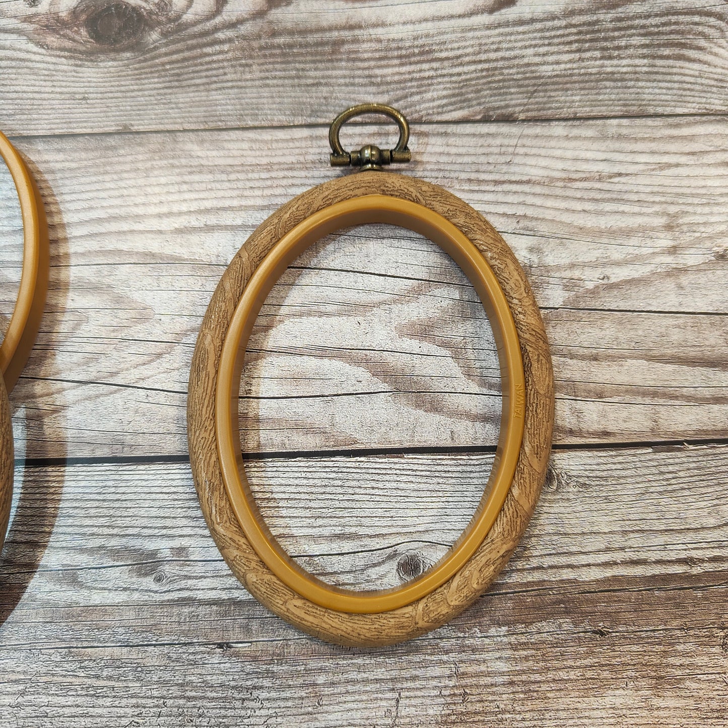 Wood Effect Flexi Embroidery Hoop