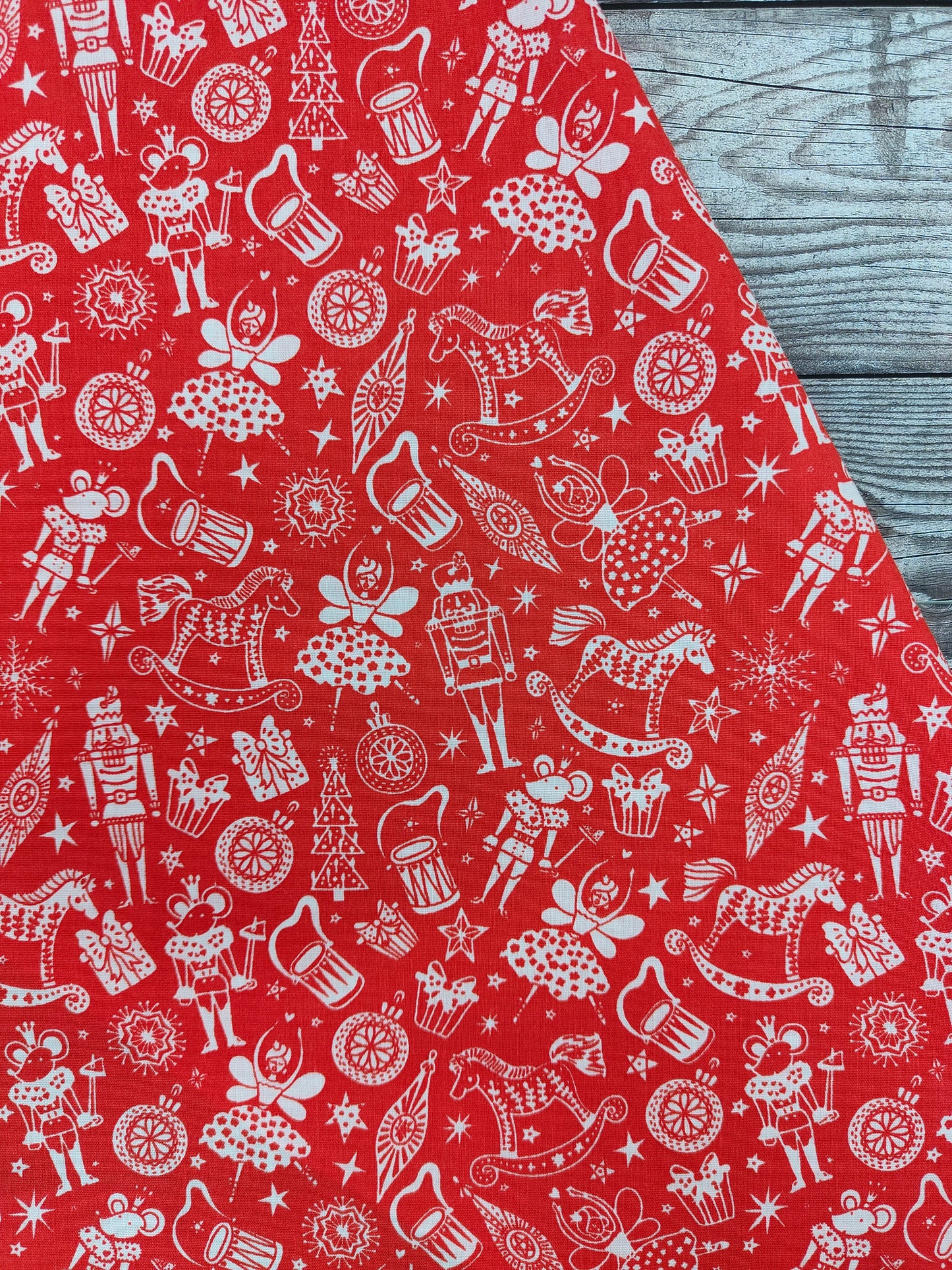 Cracking Christmas Polycotton